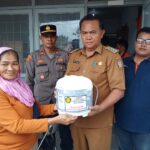 240 Warga Kecamatan Silaen Mendapat Bantuan Magic com dari Menteri ESDM 