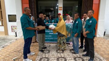 YTPK IASMA 1 LANDBOUW Bukittinggi Menyalurkan Paket Ramadhan Untuk Alumni,Siswa dan Non Alumni di Bukttinggi serta Agam